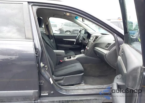 2013 Subaru Outback 2.5I Premium z USA, uszkodzony, nr VIN 4S4BRBCCXD3301455